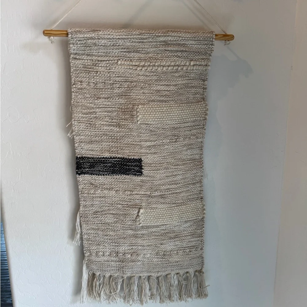 NWOT Handwoven Macrame Beige and Black Wall Hanging